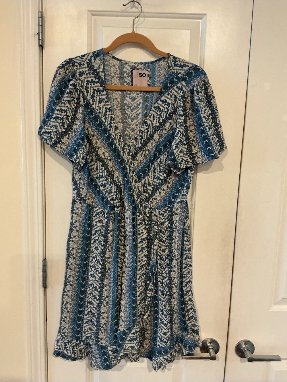 Kohl’s SO Blue and White Printed V-Neck Mini Dress  XXL